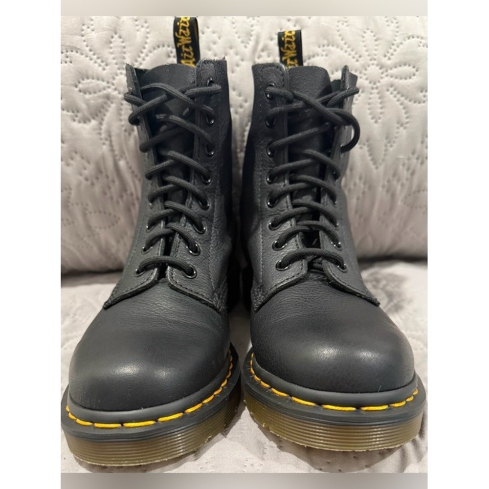 Dr. Martens 1460 Pascal Black Leather 8-Eye Boots Women's Size 7